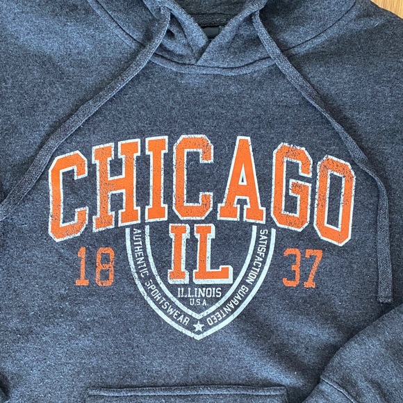 Chicago IL Dark Grey Graphic Hoodie Size Small - Picture 2 of 4